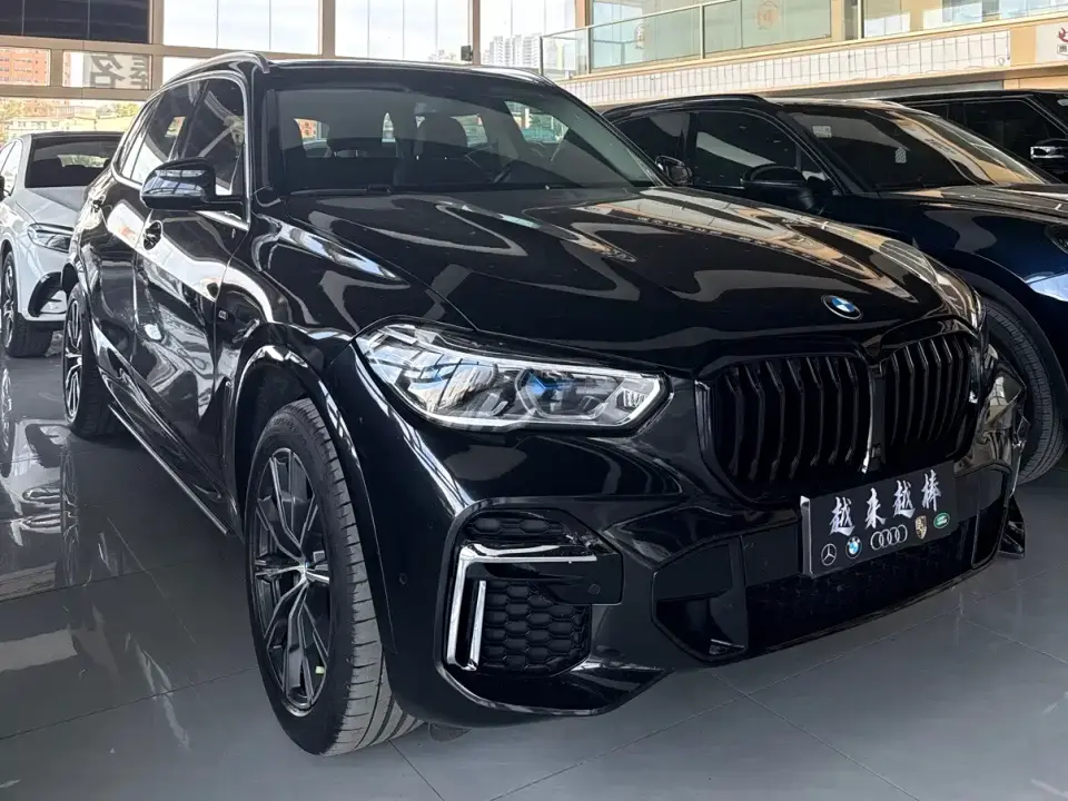 BMW X5 xDrive 30Li Premium M Sport Package 2022