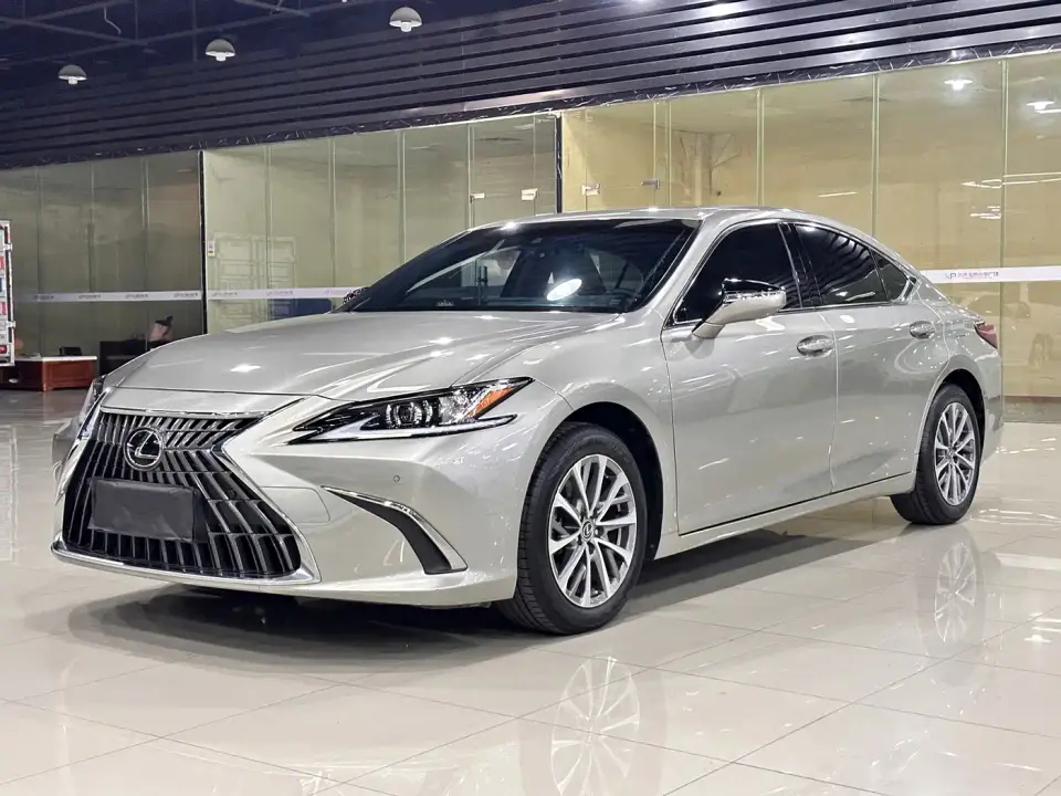 Lexus ES 200 Excellence Edition 2023