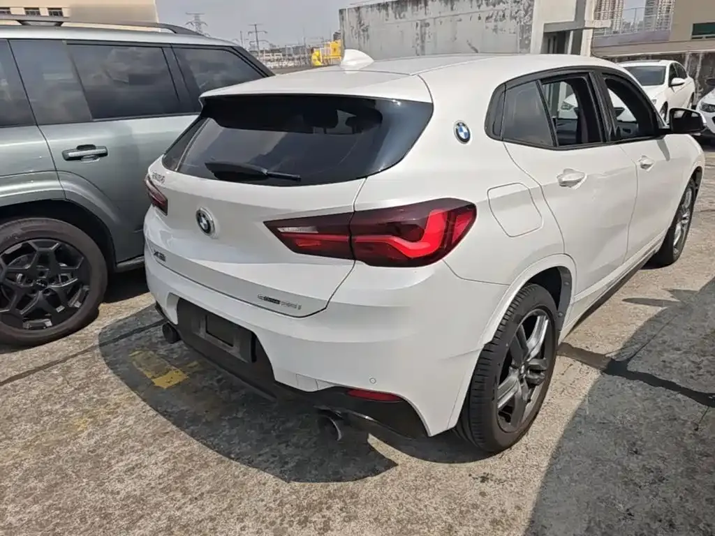 BMW X2 sDrive25i M Sport Package 2022 — фото 7