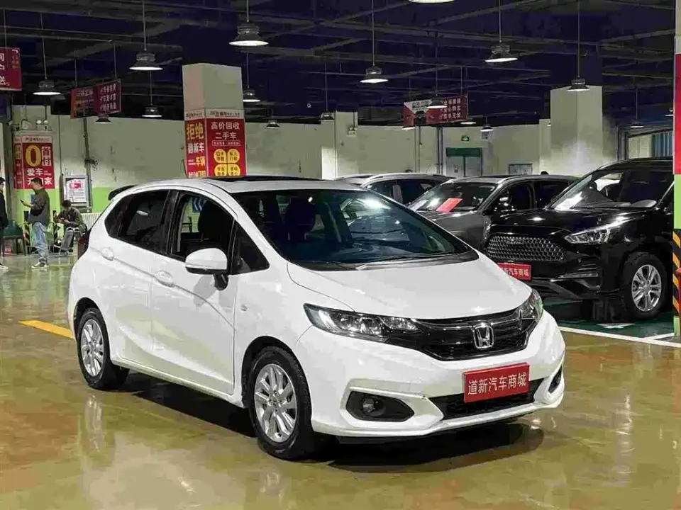 Honda Fit 1.5L CVT Comfort Sunroof Edition 2020