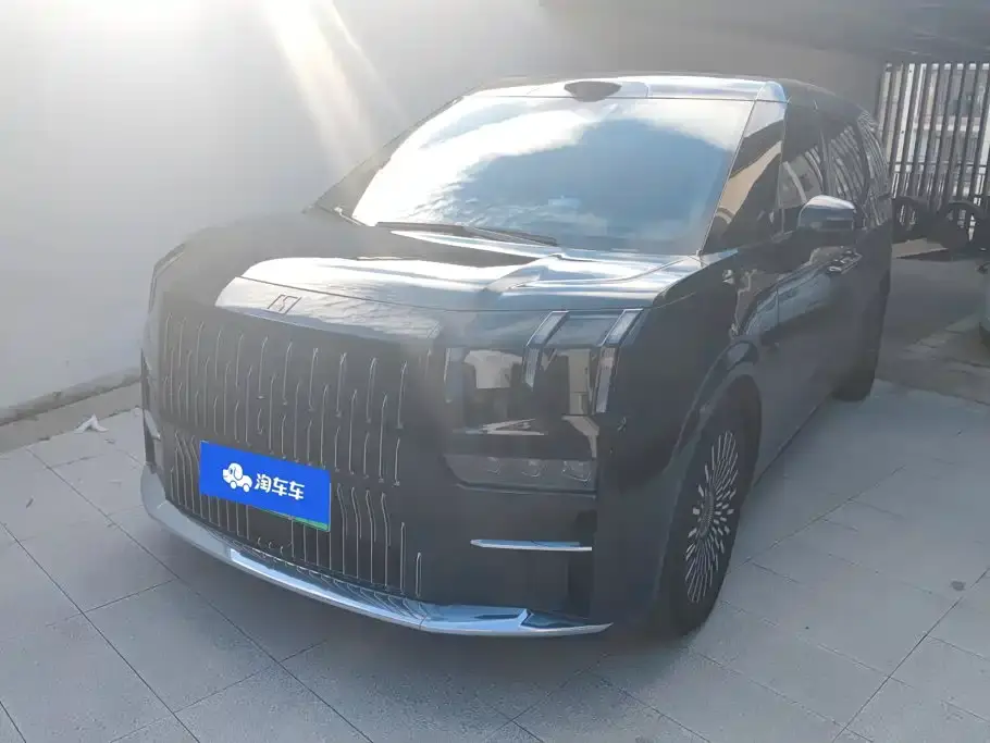 Zeekr 009 7-seat Aisle AWD 140kWh 2025
