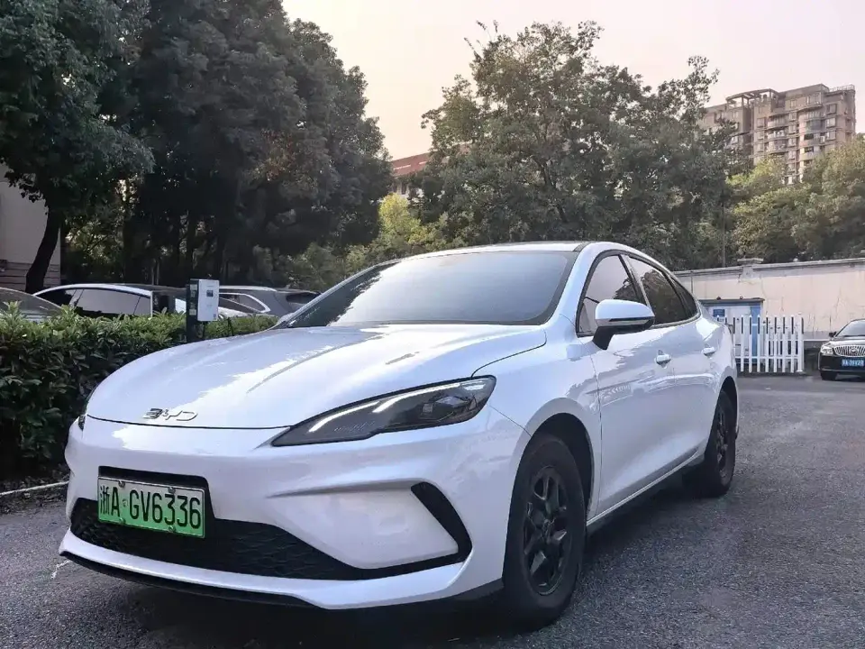 BYD Hai Bao 05 DM-i DM-i 128KM Luxury 2025