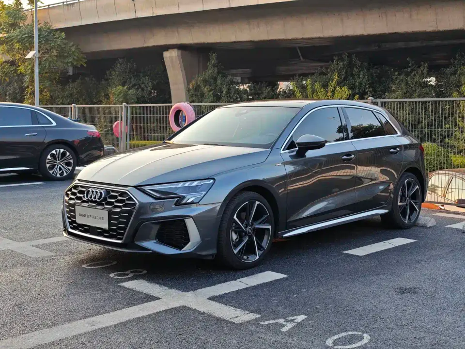 Audi A3 Model Sportback 35 TFSI Fashion Sport 2024