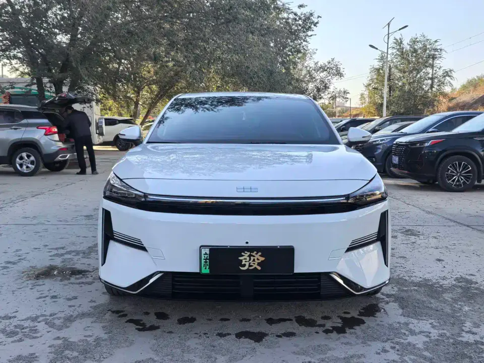Geely Galaxy Galaxy L6 EM-i 60km Voyage Edition 2026