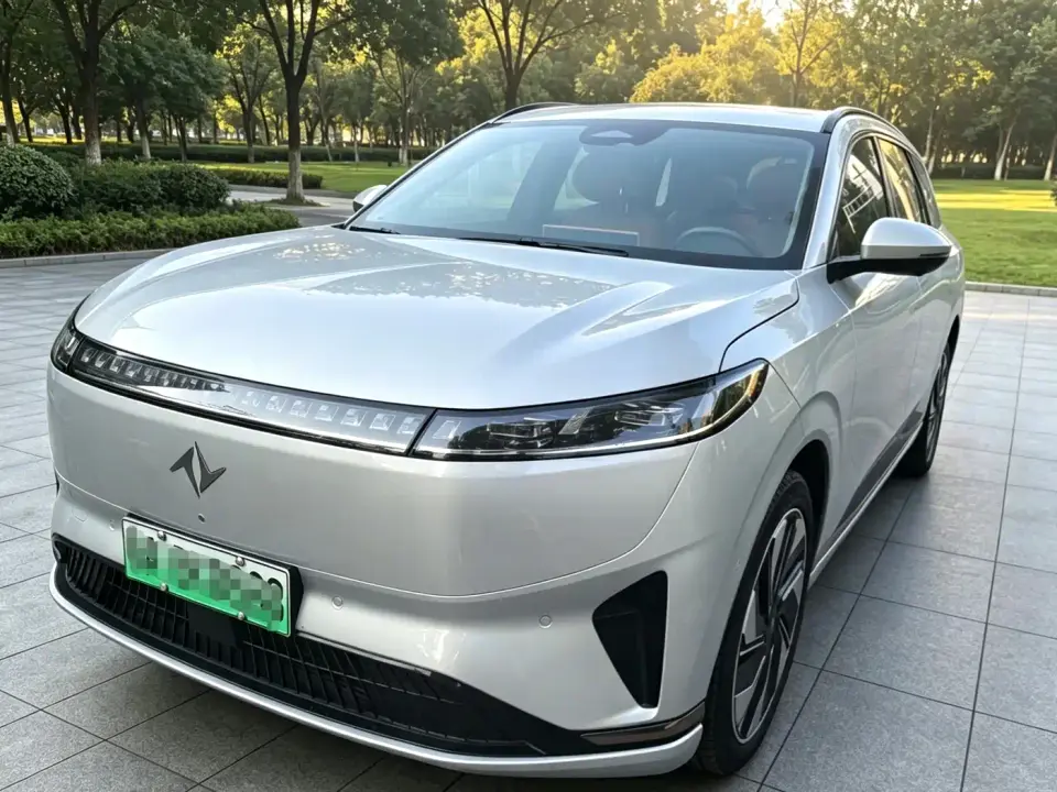 Dongfeng Yipai eπ008 636Ultra Ruyi Edition 5-Seater 2025