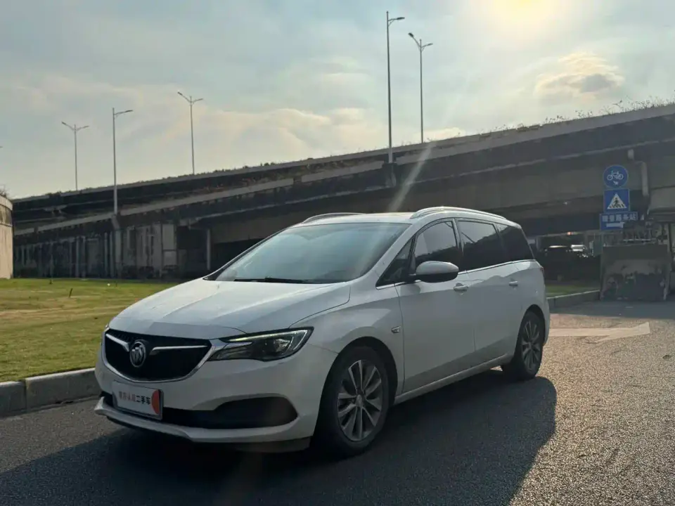 Buick GL6 323T Mild Hybrid Connected Luxury 2022