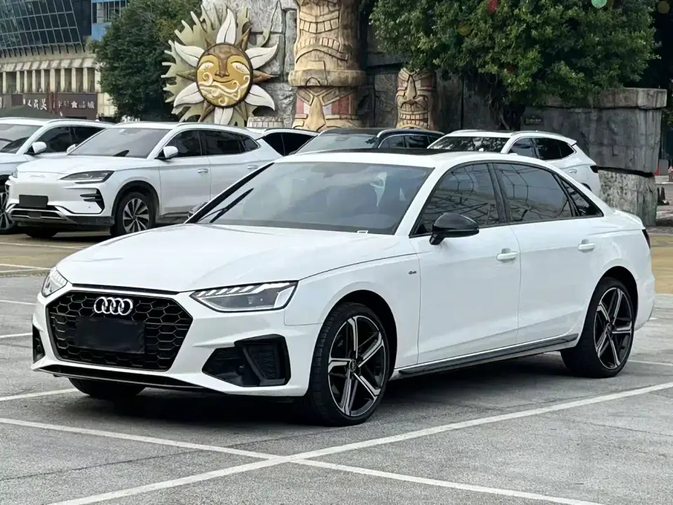 Audi A4L 40 TFSI Luxury Dynamic 2025