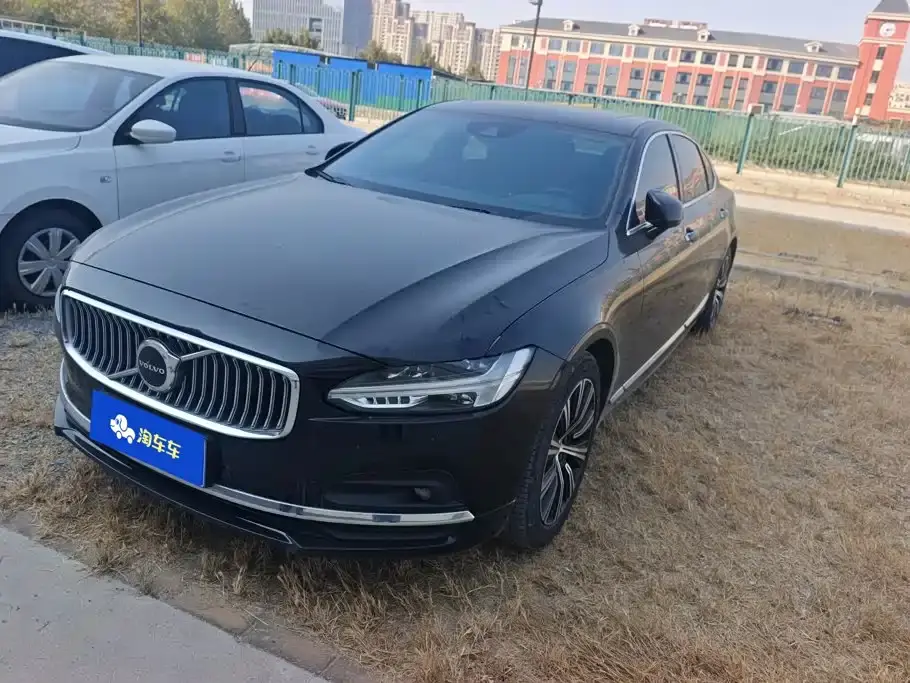 Volvo S90 Model B5 Momentum Luxury Edition 2021
