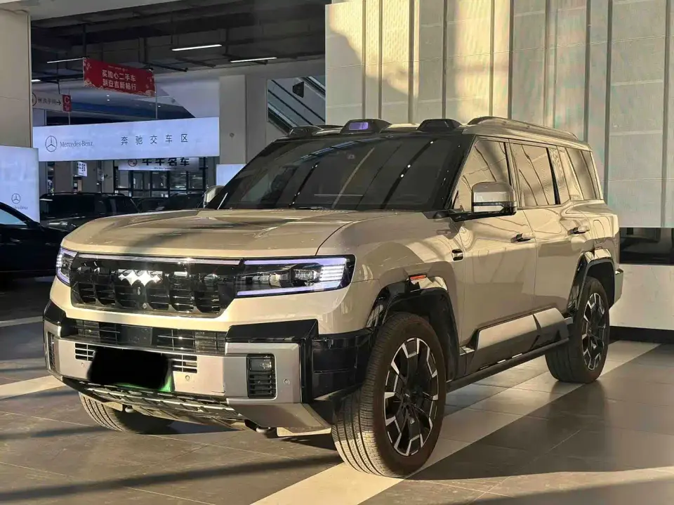 Fangchengbao Leopard 8 Zhiyong Flagship 7-Seater 2025