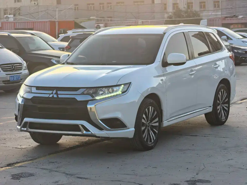 Mitsubishi Outlander 2.0L FWD Comfort Edition 5-seater 2022