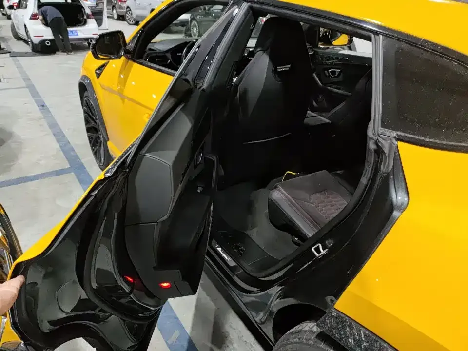 Lamborghini Urus 4.0T V8 2020 — фото 5
