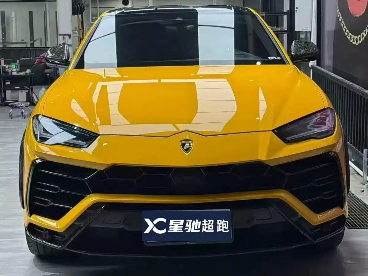Lamborghini Urus 4.0T V8 2020