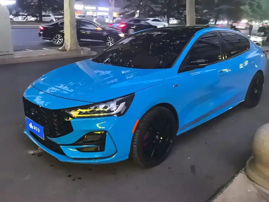 Ford Focus Sedan EcoBoost 180 Automatic ST Line 2022