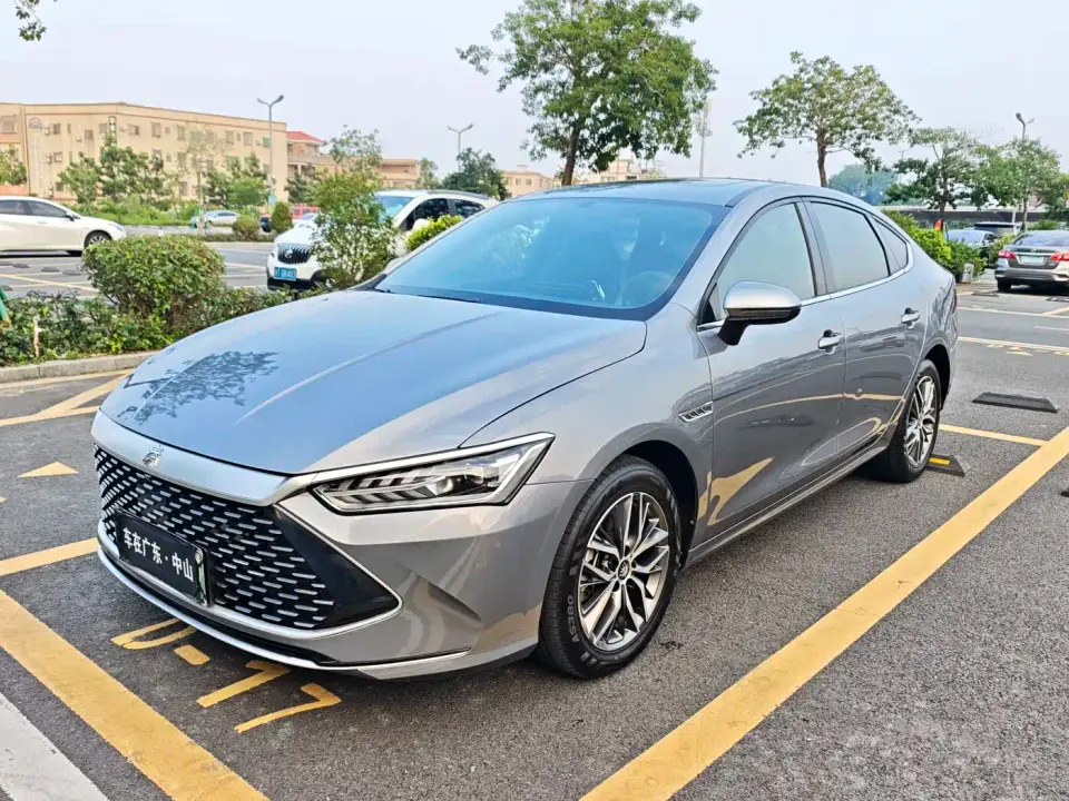 BYD Qin PLUS DM-i 120KM Premium 2022