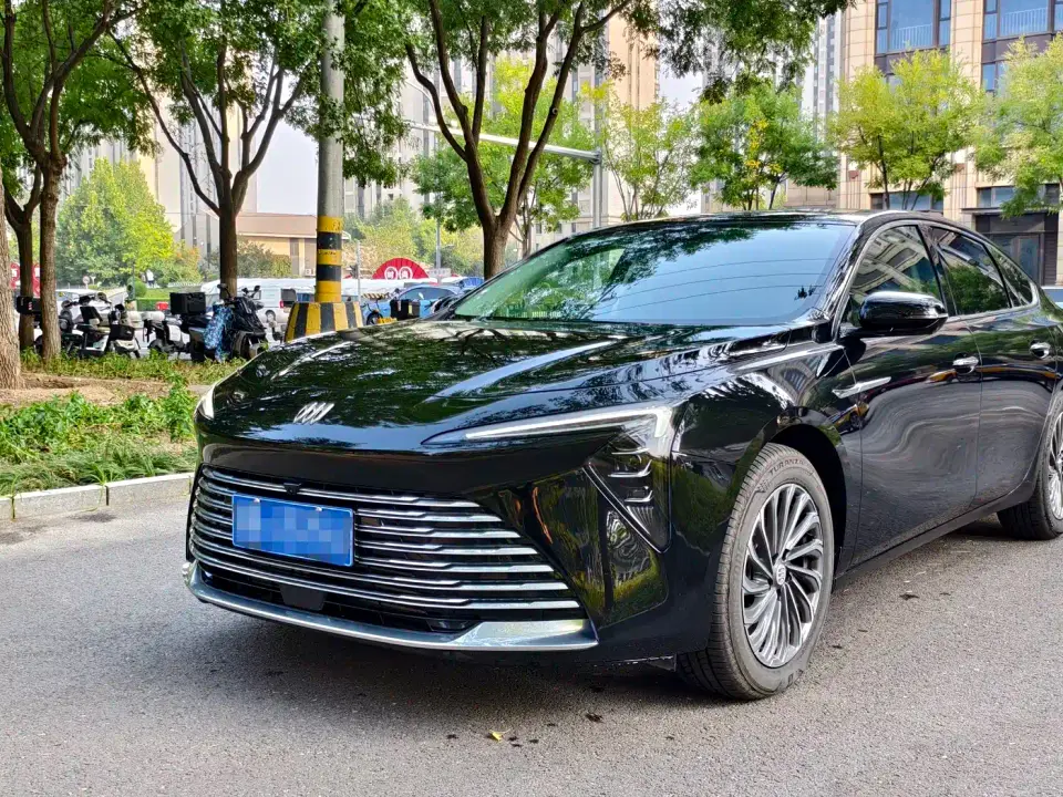 Buick LaCrosse Model 28T Platinum Edition 2025