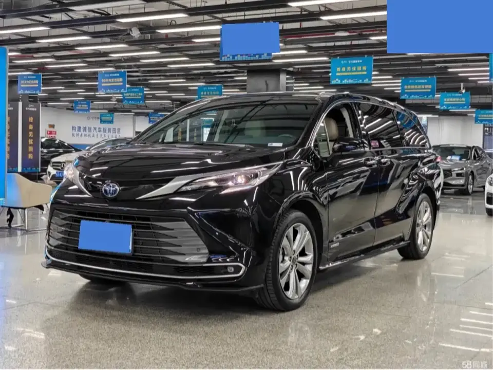 Toyota Sienna 2.5L Hybrid Premium Edition 2024