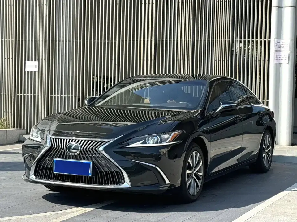 Lexus ES 200 Excellence 2020