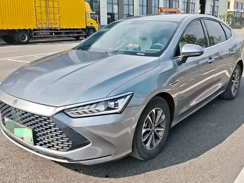 BYD Qin PLUS Glory Edition DM-i 55KM Leading 2025