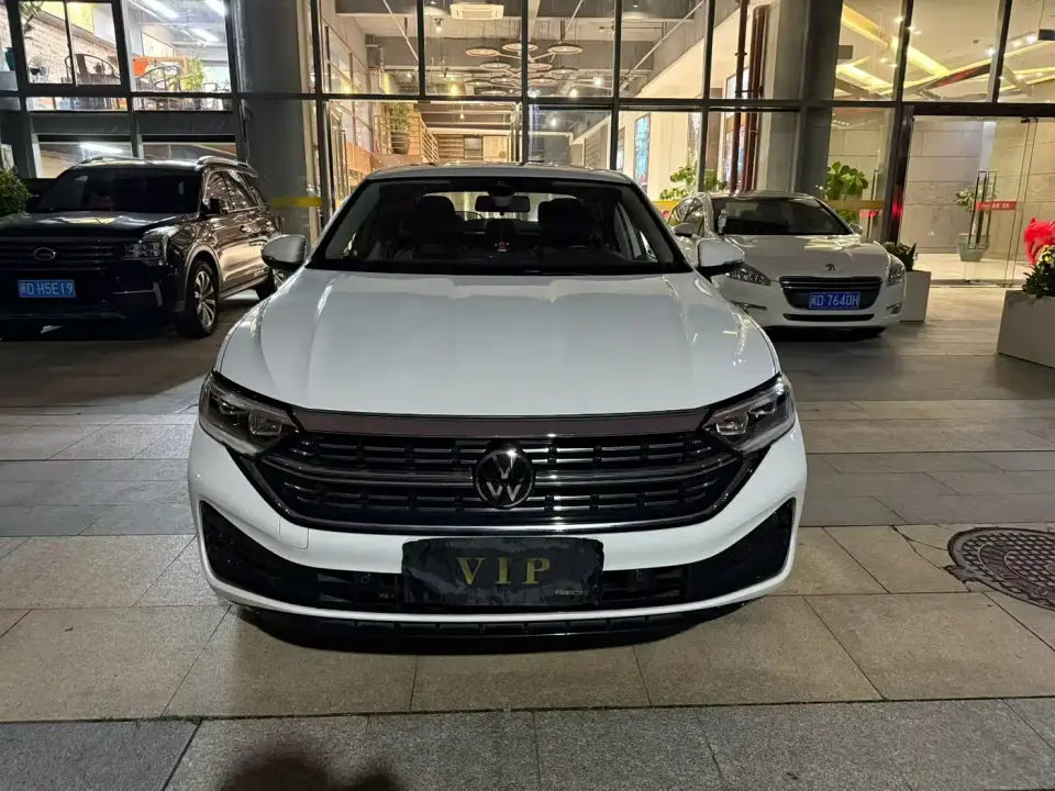 Volkswagen Sagitar 300TSI DSG Surpassing Edition 2022