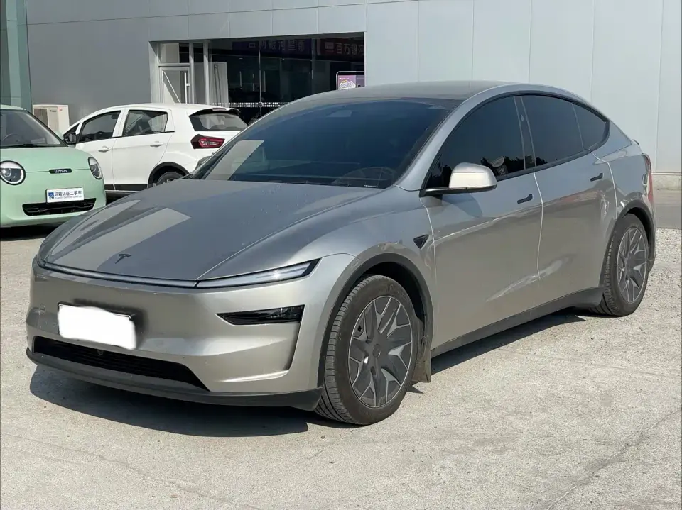 Tesla Model Y L Facelift Long Range AWD 2025