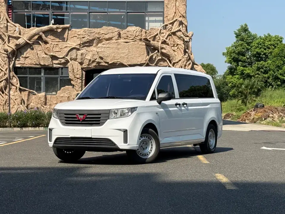 Wuling Motors Wuling Journey Model 1.5T Manual Comfort 2022