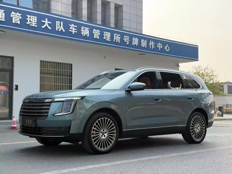 Jetour X70L 2.0T Automatic Flagship 7-Seater 2025