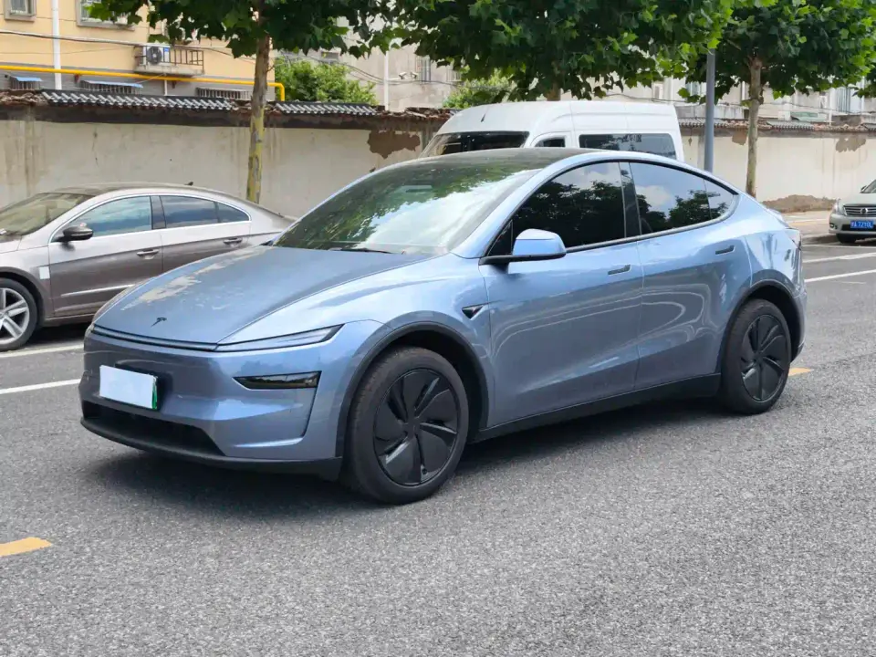 Tesla Model Y Rear-Wheel Drive 2026