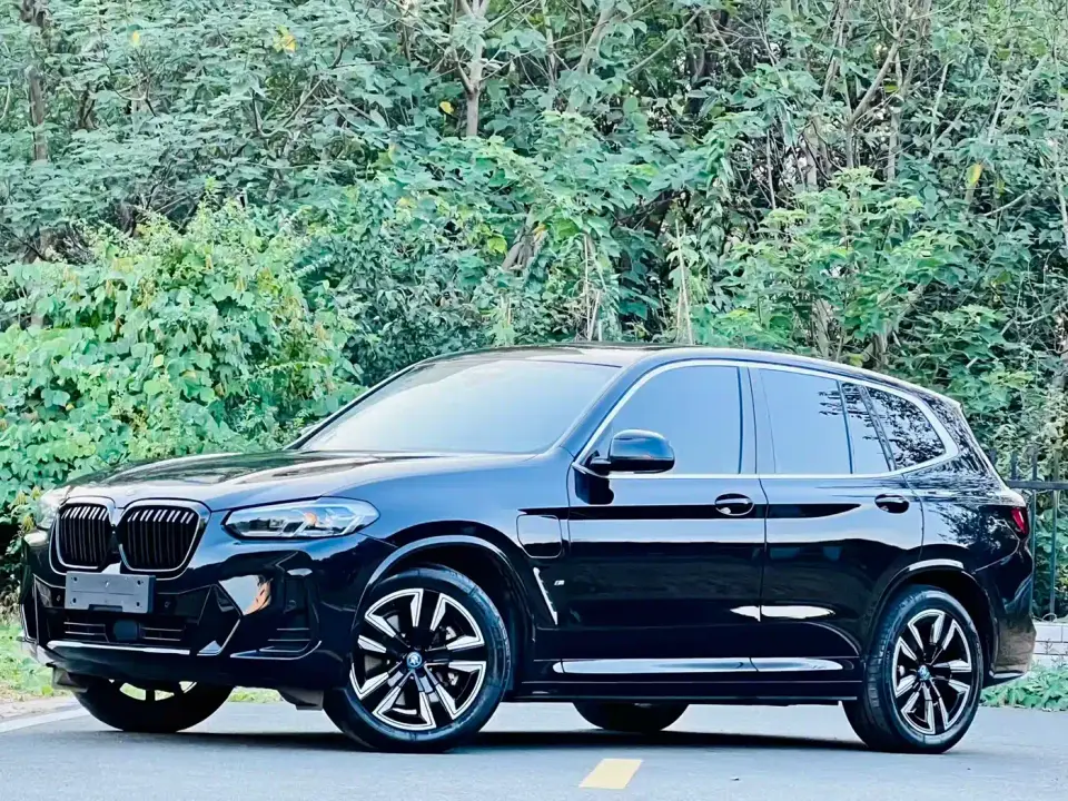 BMW iX3 Leading Edition 2025