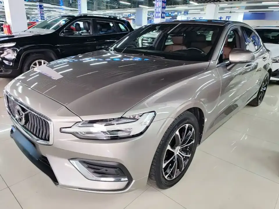 Volvo S60 B4 Smart Comfort Luxury Edition 2021