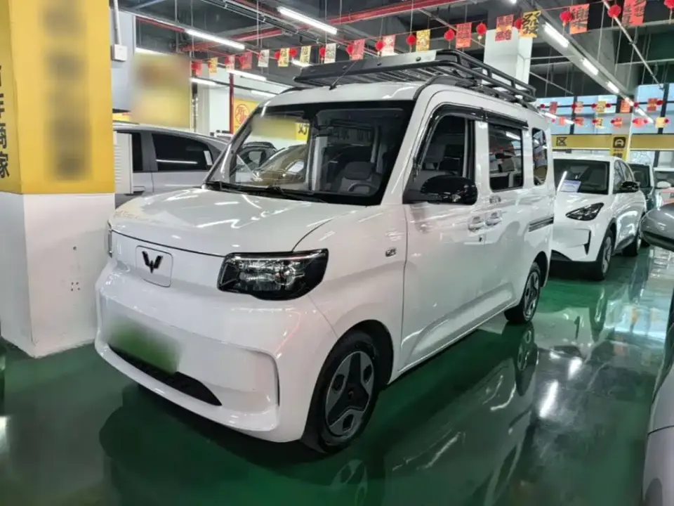 Wuling Motors Wuling Zhiguang NEV Model 305km Base Version 2025