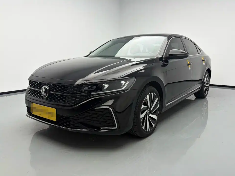 Volkswagen Passat 330TSI Starlight Elite Edition 2022