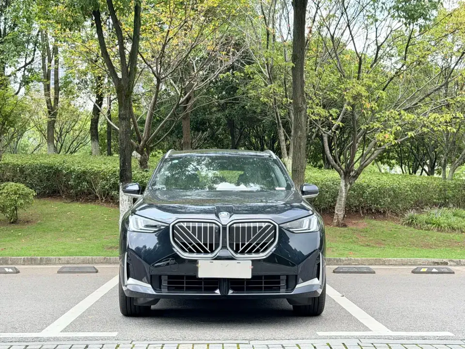 BMW X3 xDrive30L Premium Model M Sport Black Package 2025