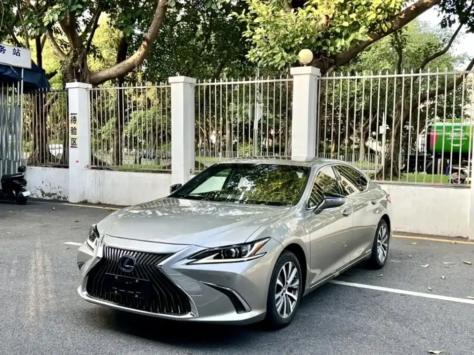 Lexus ES Model 300h Excellence Edition 2020