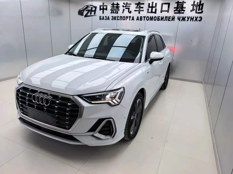 Audi Q3 35 TFSI Fashion Dynamic (1.4T) 2023