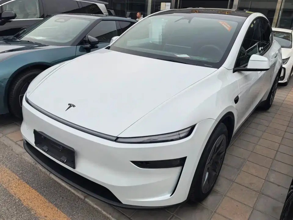 Tesla Model Y L Facelift Long Range AWD 2026