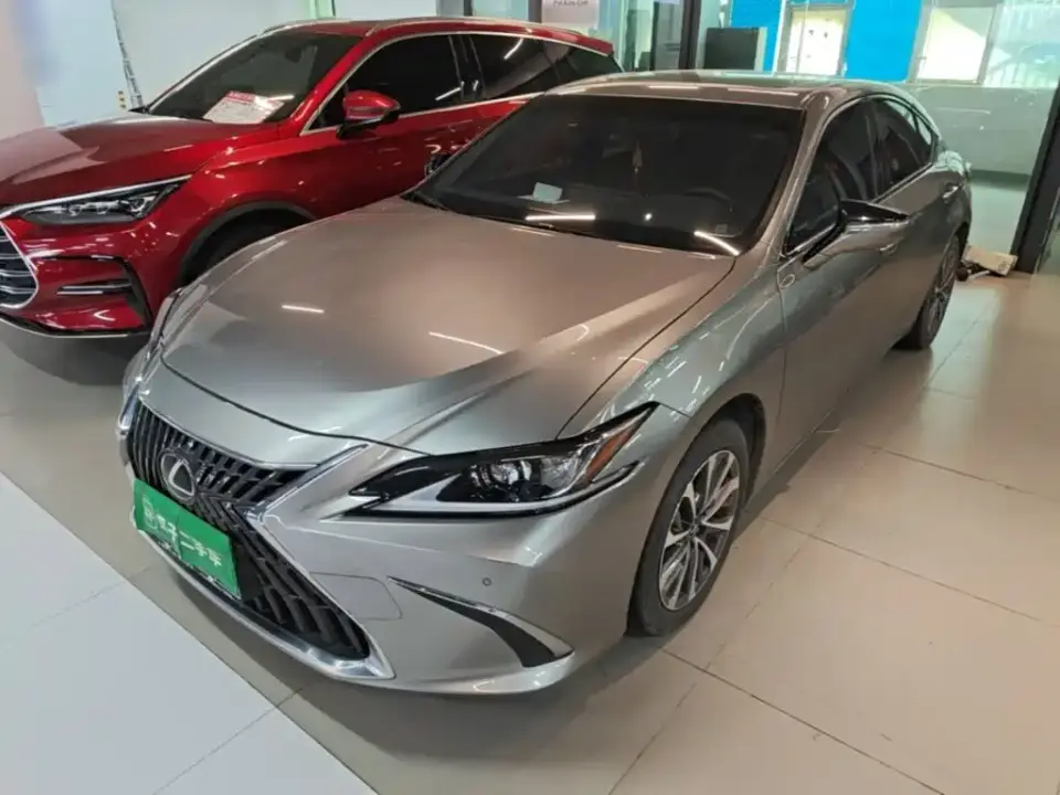 Lexus ES 200 Excellence Edition 2024