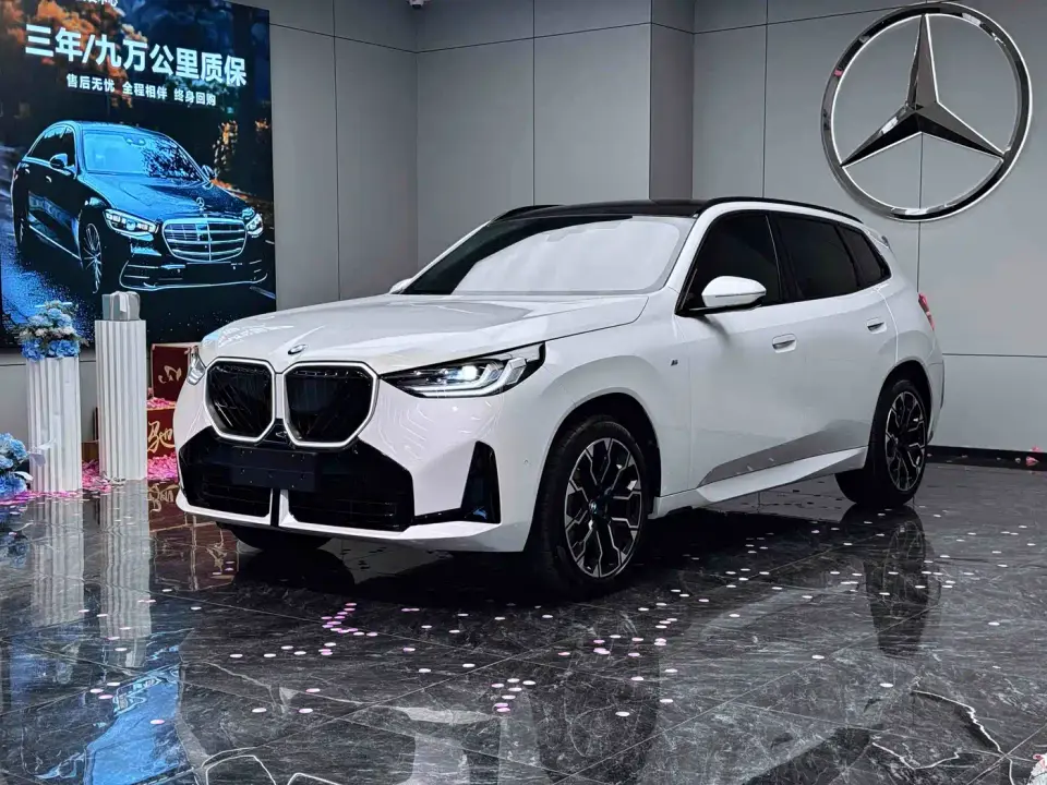 BMW X3 xDrive30L Leading Trim M Sport Shadowline Package 2026