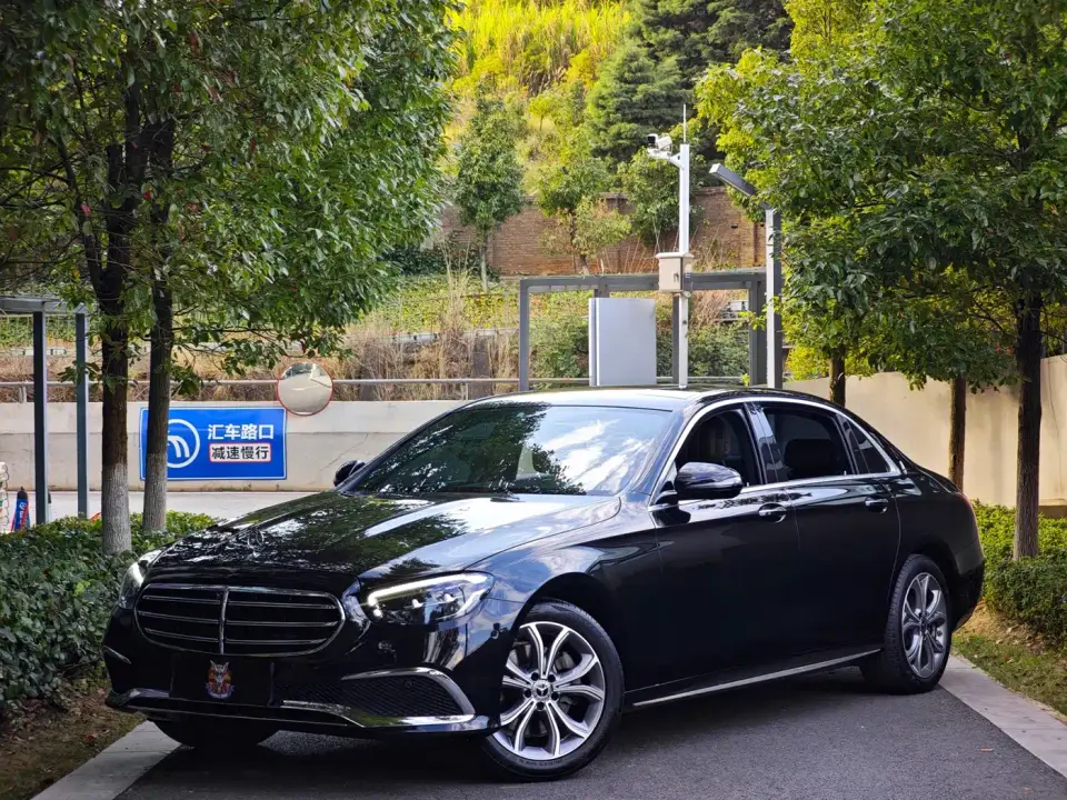 Mercedes-Benz E-Class Second Facelift E 300 L Sport Fashion 2022