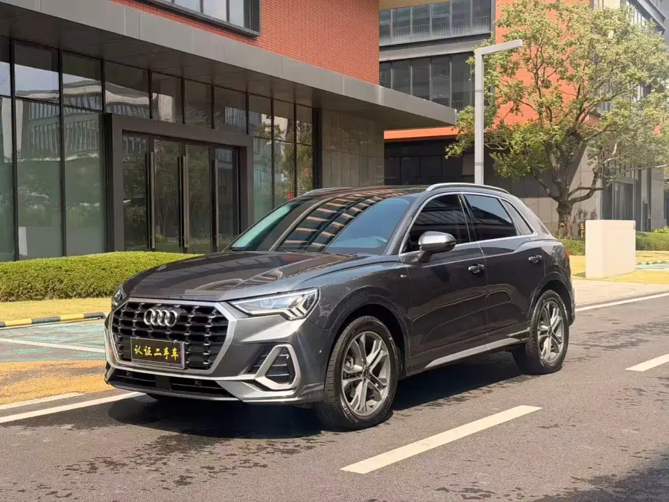 Audi Q3 Facelift 40 TFSI Fashion Dynamic 2023