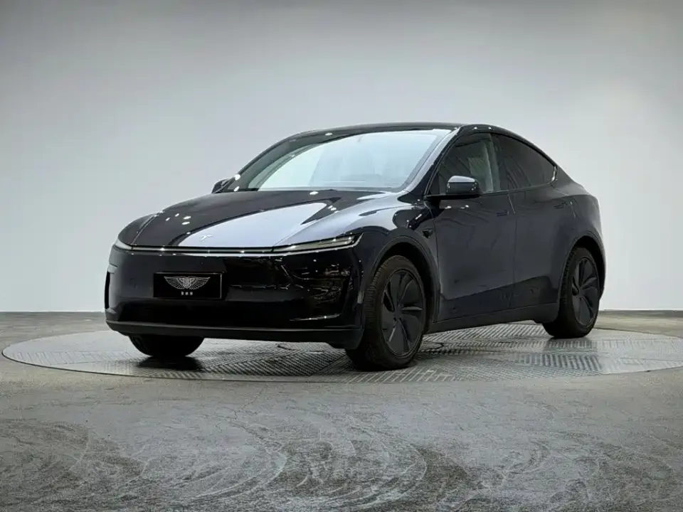Tesla Model Y Rear-Wheel Drive 2025