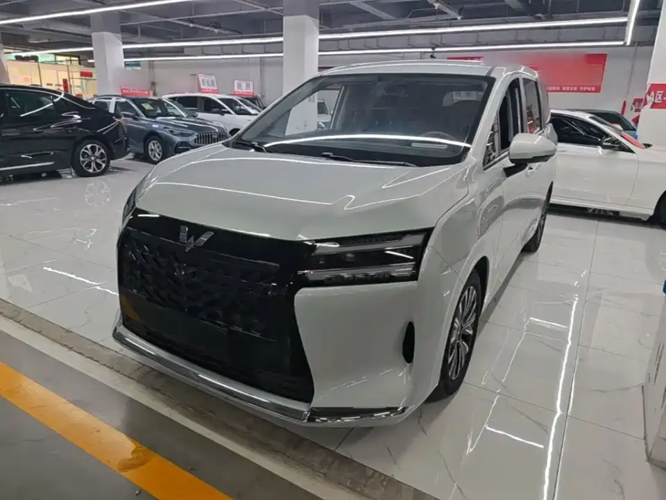 Wuling Motors Xingguang 730 New Energy Model Plug-in Hybrid Base Version 2025