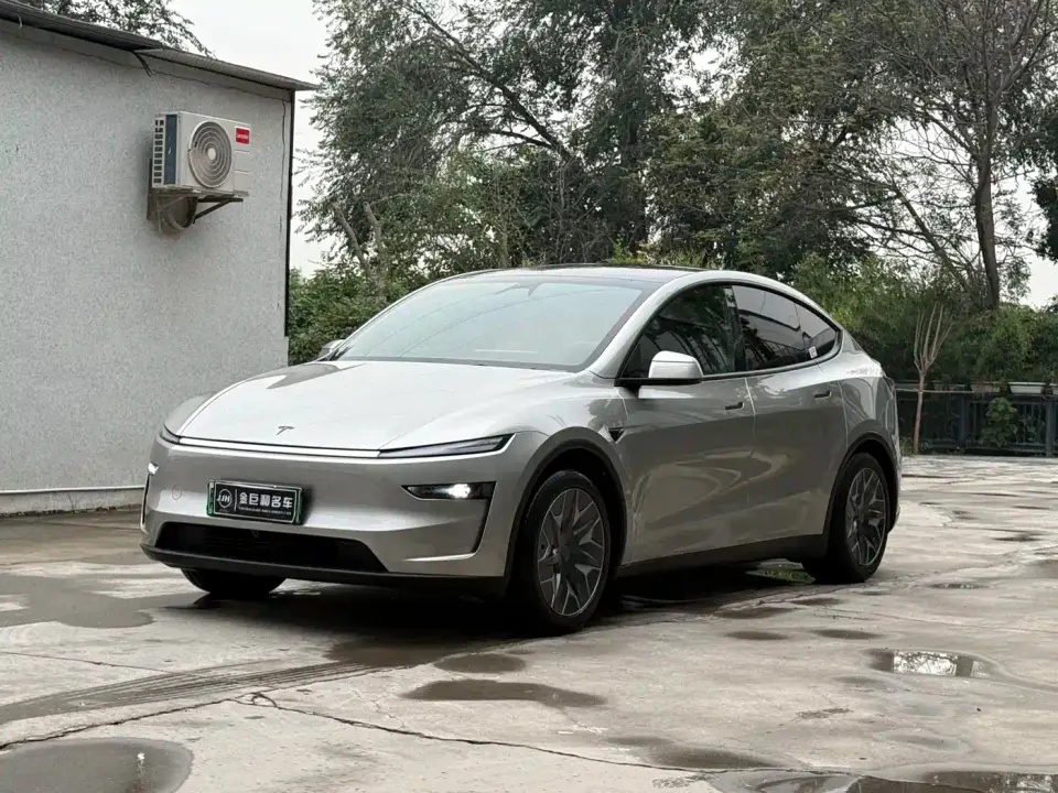 Tesla Model Y L Facelift Long Range AWD 2025