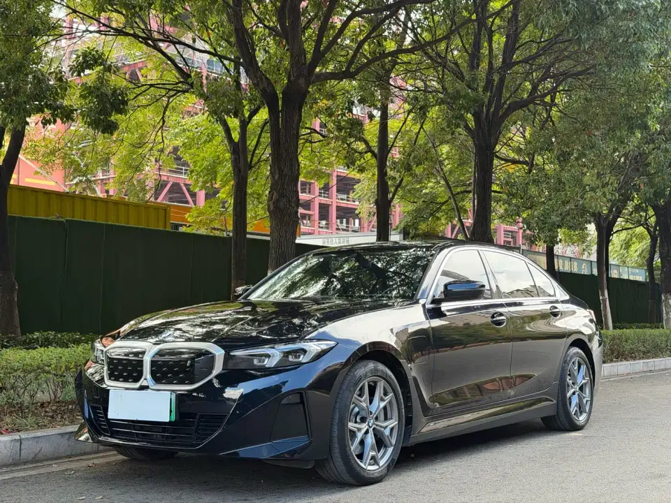 BMW i3 eDrive 35 L 2023