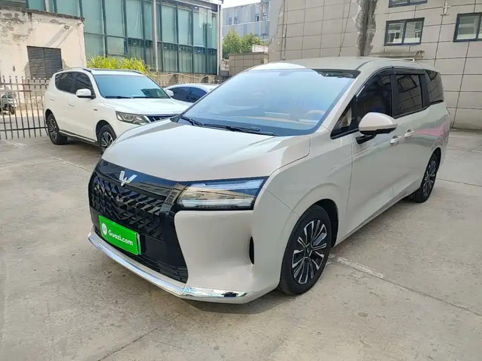 Wuling Motors Xingguang 730 New Energy Model Plug-in Hybrid Base Version 2025