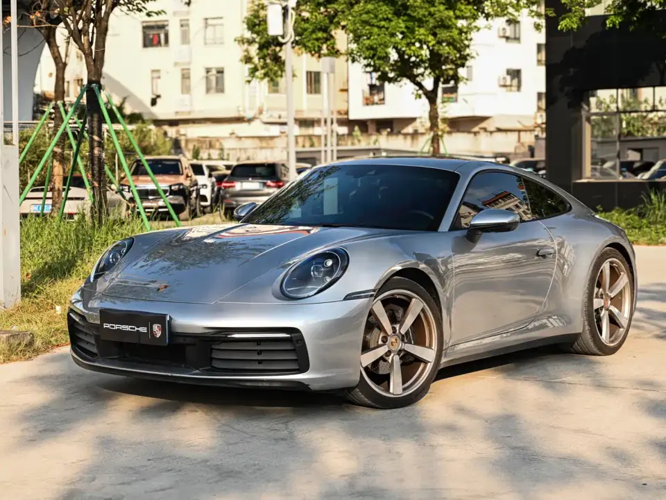 Porsche 911 Carrera 3.0T 2024