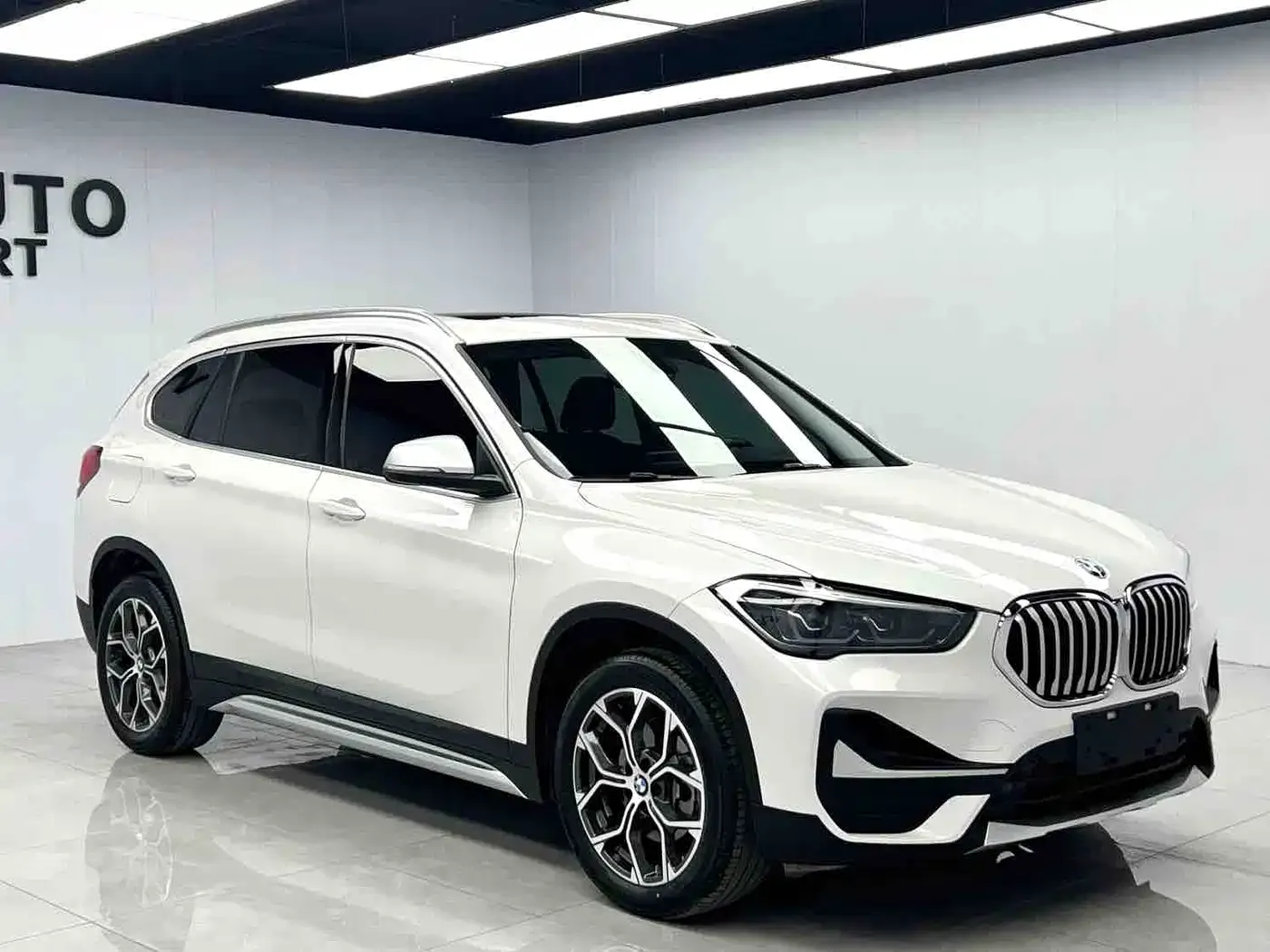 BMW X1 sDrive20Li Premium 2022 — фото 3