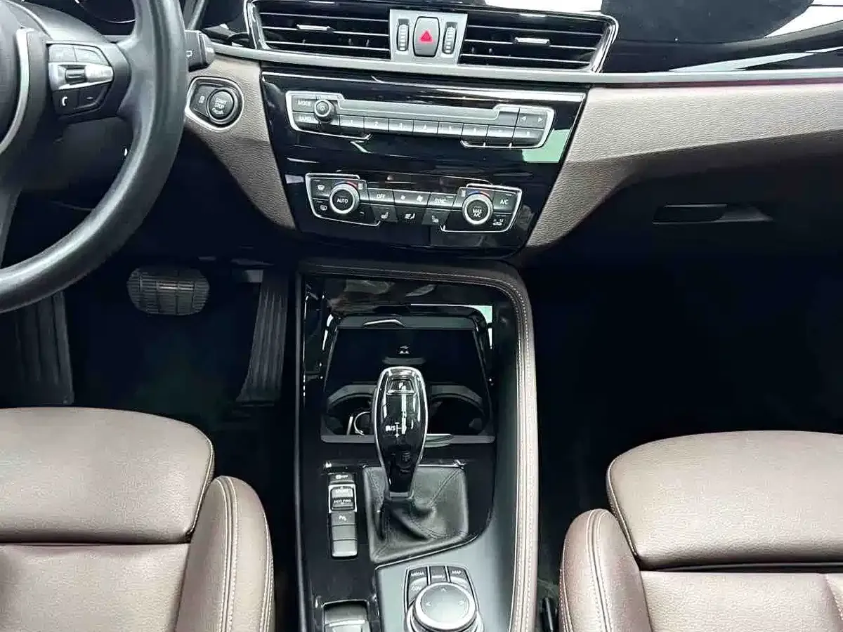 BMW X1 sDrive20Li Premium 2022 — фото 11