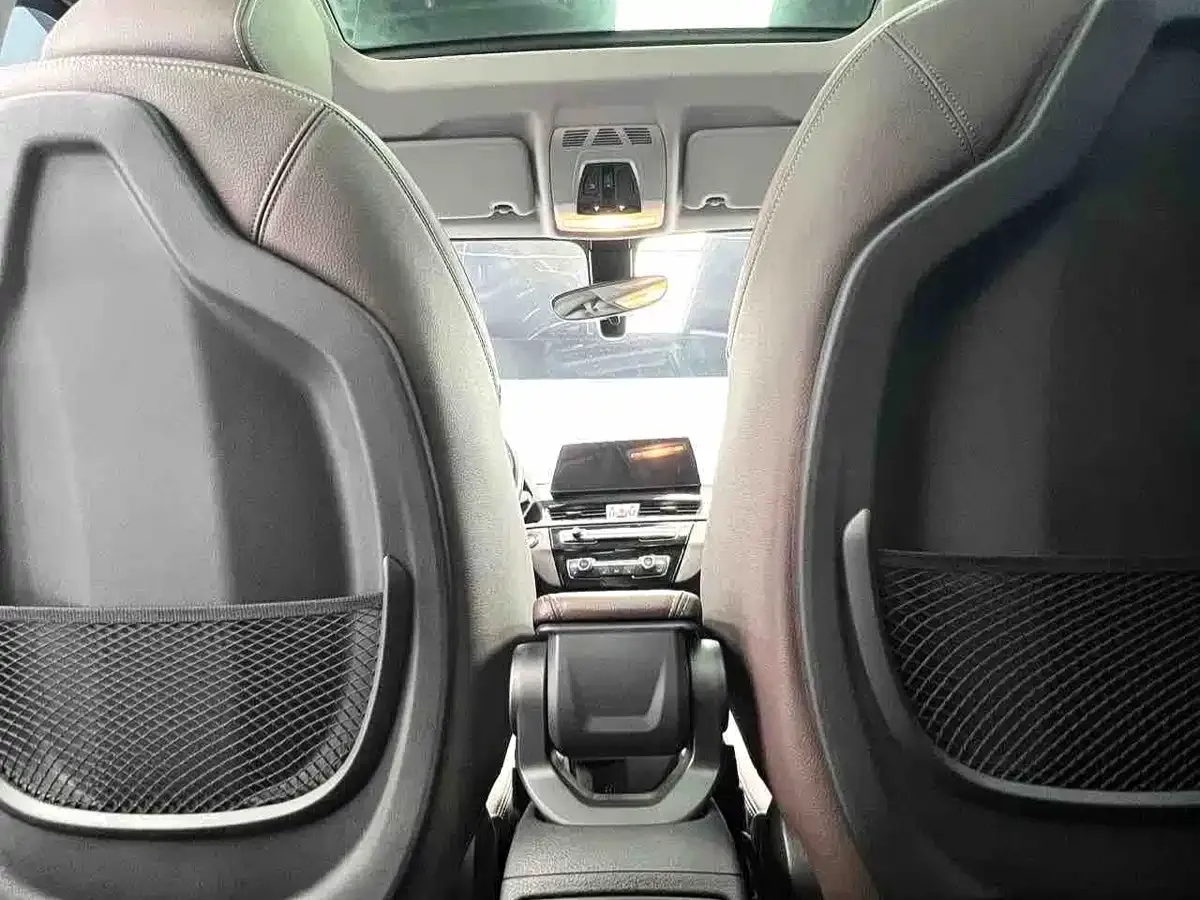 BMW X1 sDrive20Li Premium 2022 — фото 14