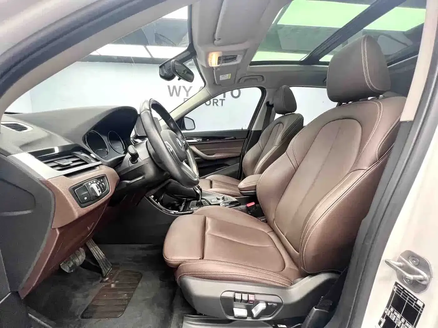 BMW X1 sDrive20Li Premium 2022 — фото 7