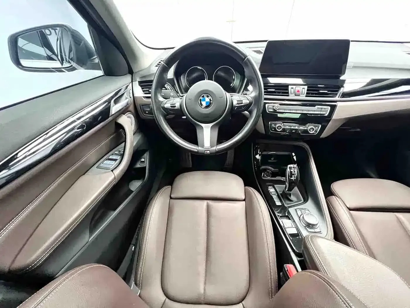 BMW X1 sDrive20Li Premium 2022 — фото 9